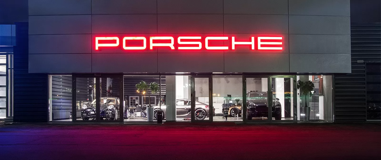 Объявлены лучшие официальные дилеры Porsche в России в области послепродажного обслуживания по итогам 2019 года.
