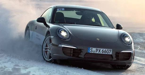 911 Carrera – идеальный автомобиль для любых погодных условий